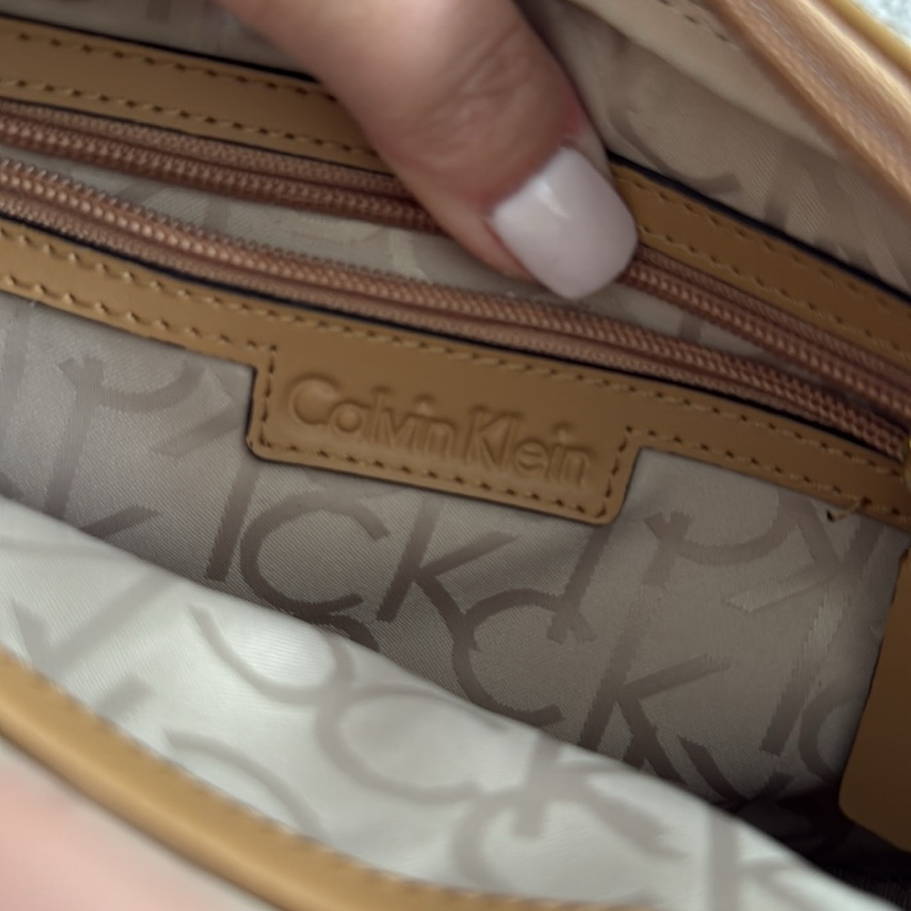NWOT- Calvin Klein Shoulder Crossbody Bag - Picture 7 of 14